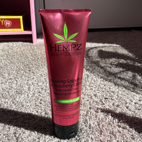Blushing Grapefruit and Raspberry Crème Herbal Color Conditioner - Picture 1 of 1